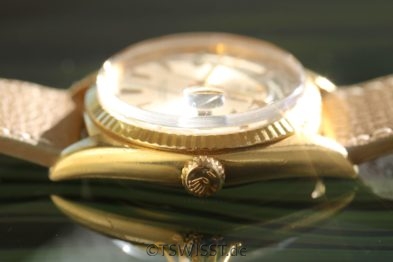 Day-Date underline doorstop dial