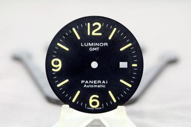 Panerai GMT dial