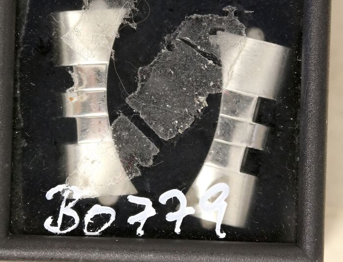 B0779